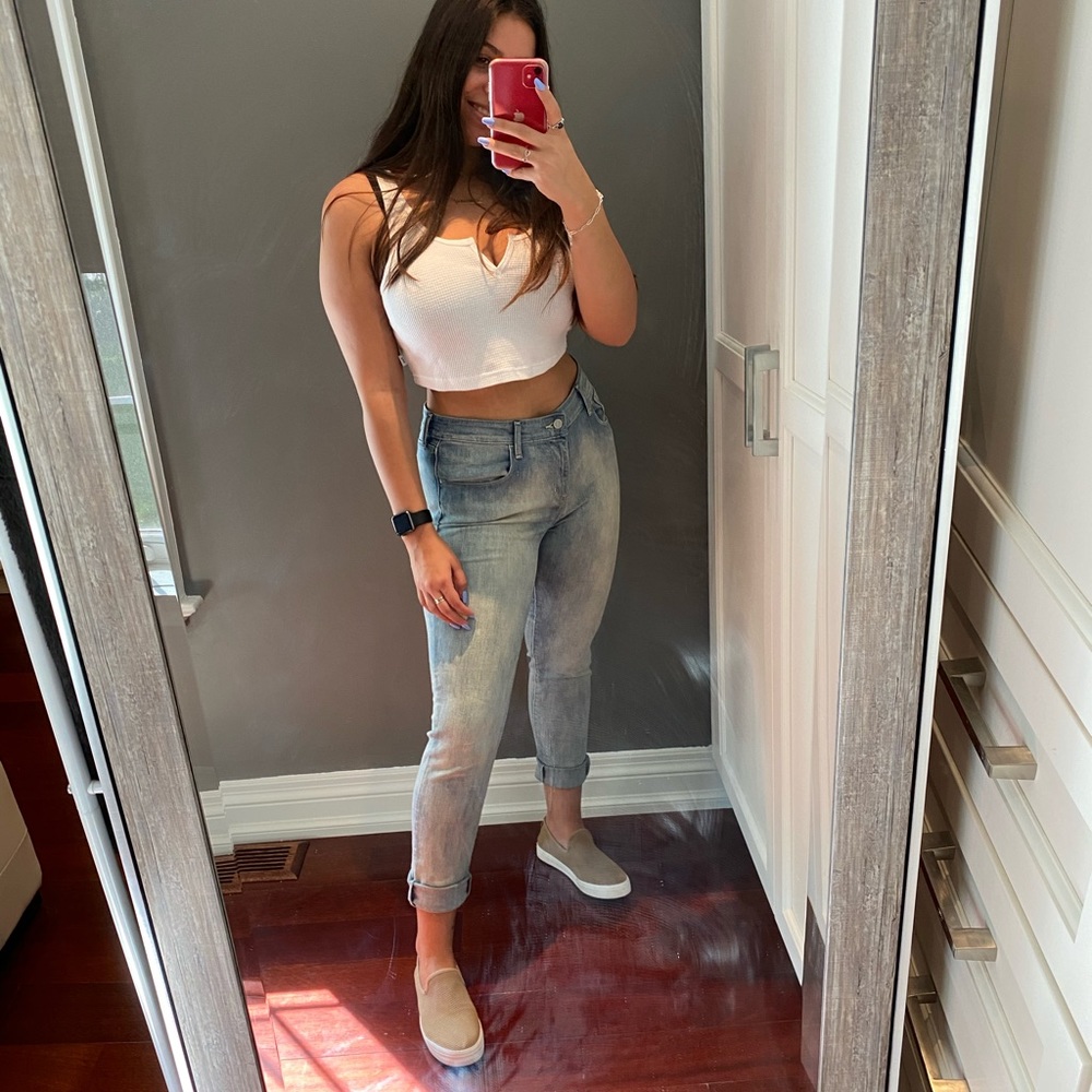Levi’s light blue, high waisted skinny jeans.